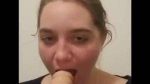 Alyssa Alyssia sucking dick