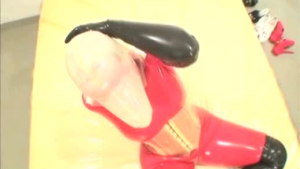 Imbalasive triangular rubber doll love her own anus