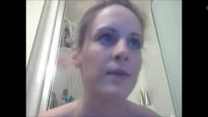 Amateur blue eyed slut on webcam.