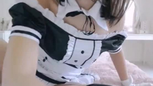 Hot oriental maid sucked on by boss.